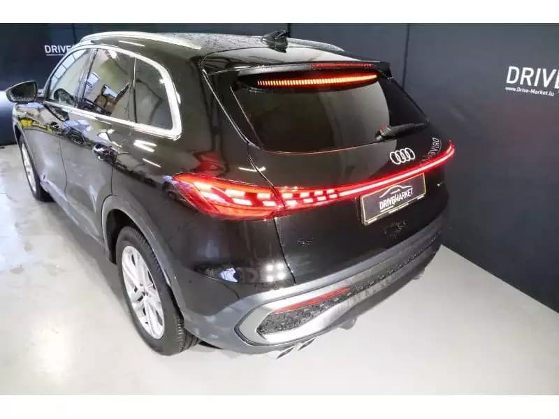Audi Q5 S-Line - Photo 1