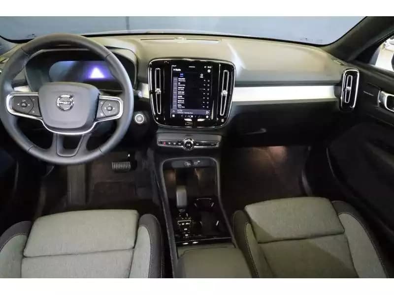 Volvo XC40 Plus - Photo 1