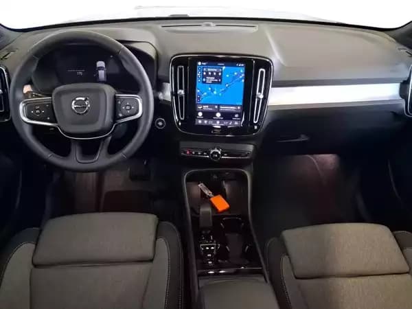 Volvo XC40 Dark - Photo 2