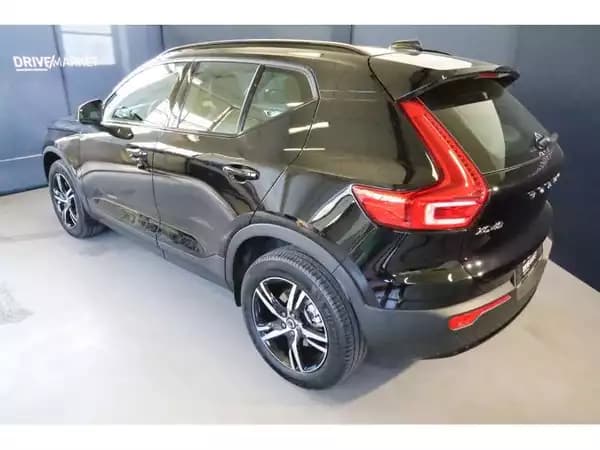 Volvo XC40 Plus - Photo 2