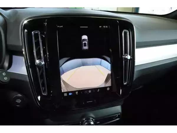 Volvo XC40 Plus - Photo 3