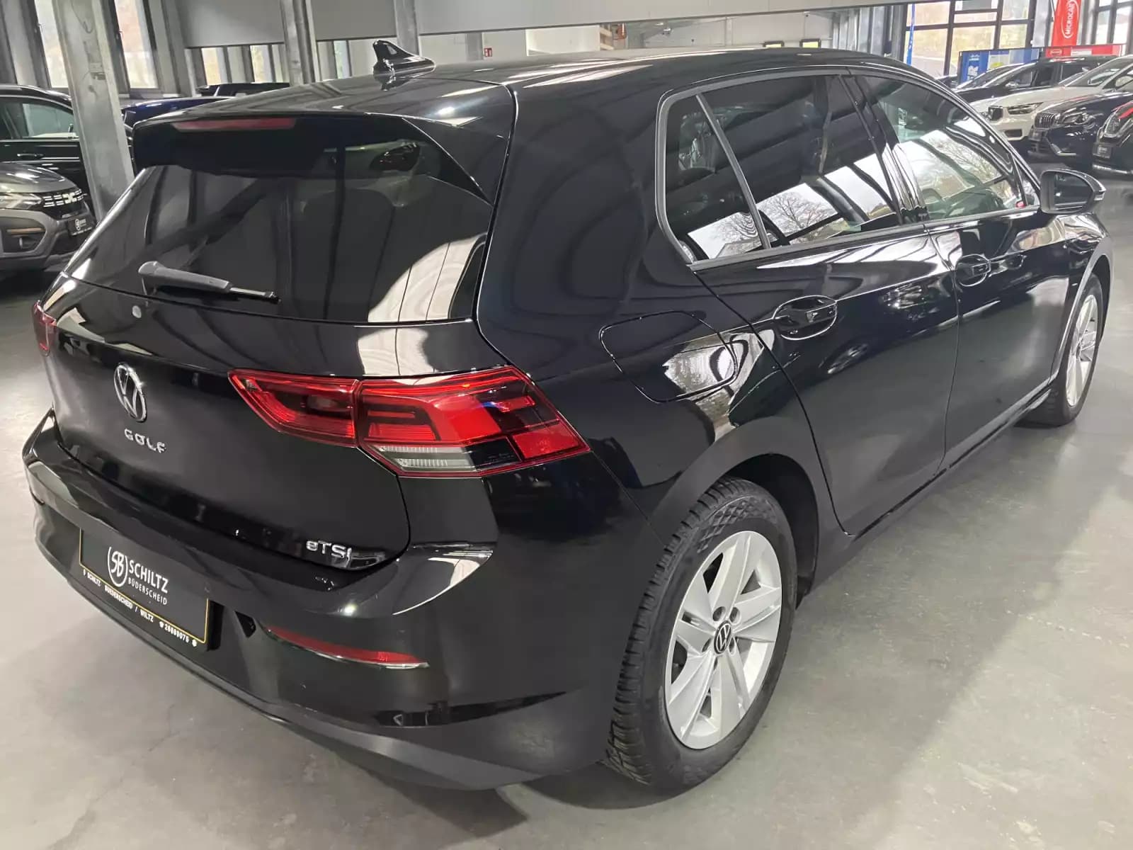 Volkswagen Golf 1.5 eTSI Life DSG 150HP - Photo 1