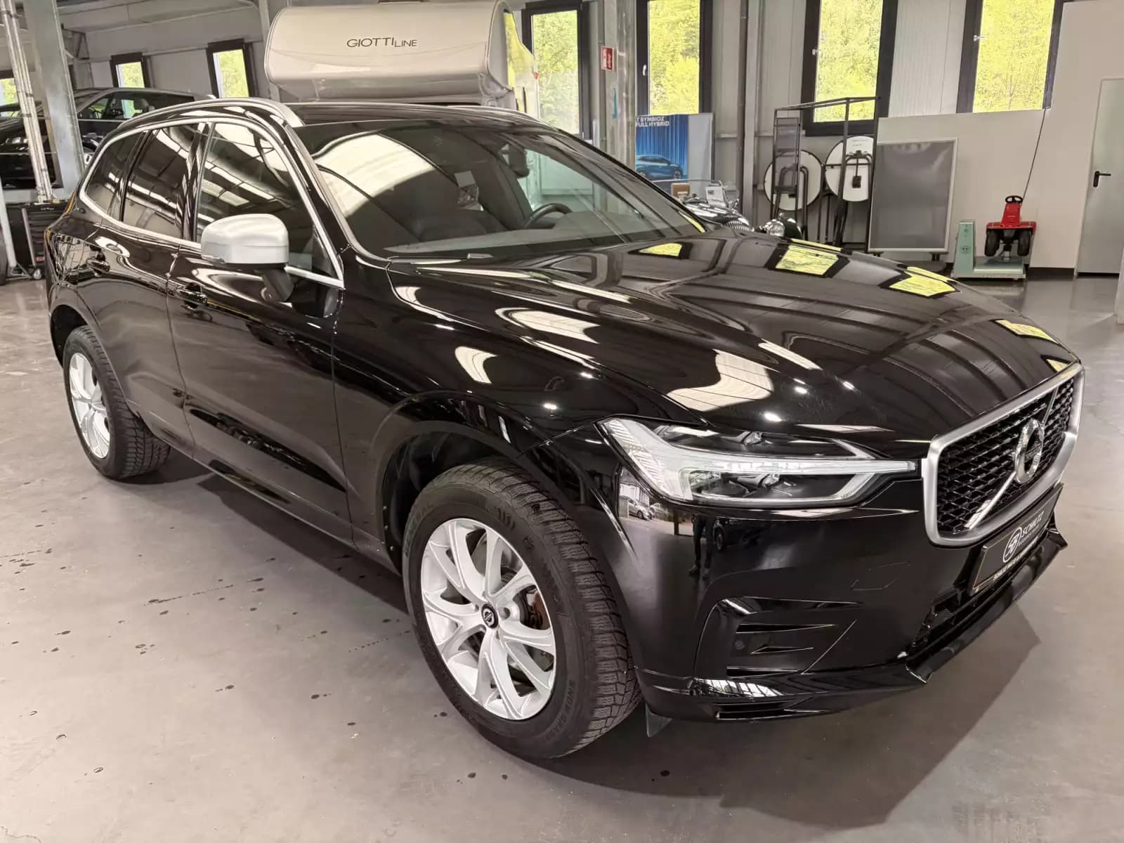 Volvo XC60 2.0 R-Design AWD 250HP - Photo 1