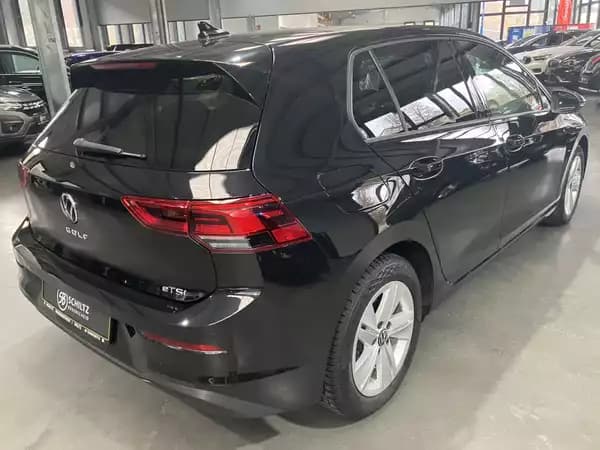 Volkswagen Golf 1.5 eTSI Life DSG 150HP - Photo 2