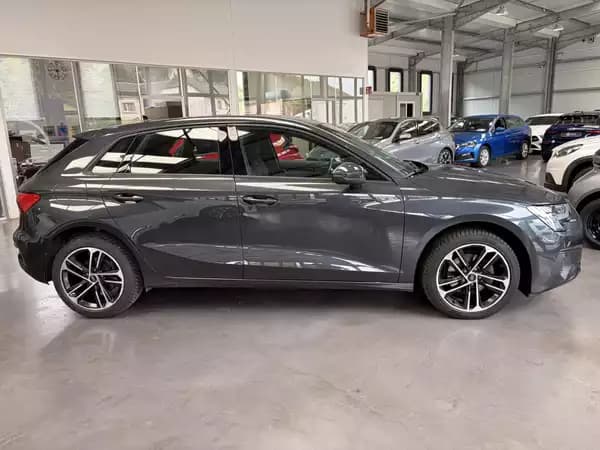 Audi A3 2.0 TDi 116HP - Photo 2