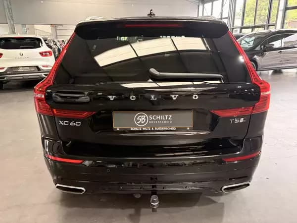 Volvo XC60 2.0 R-Design AWD 250HP - Photo 3