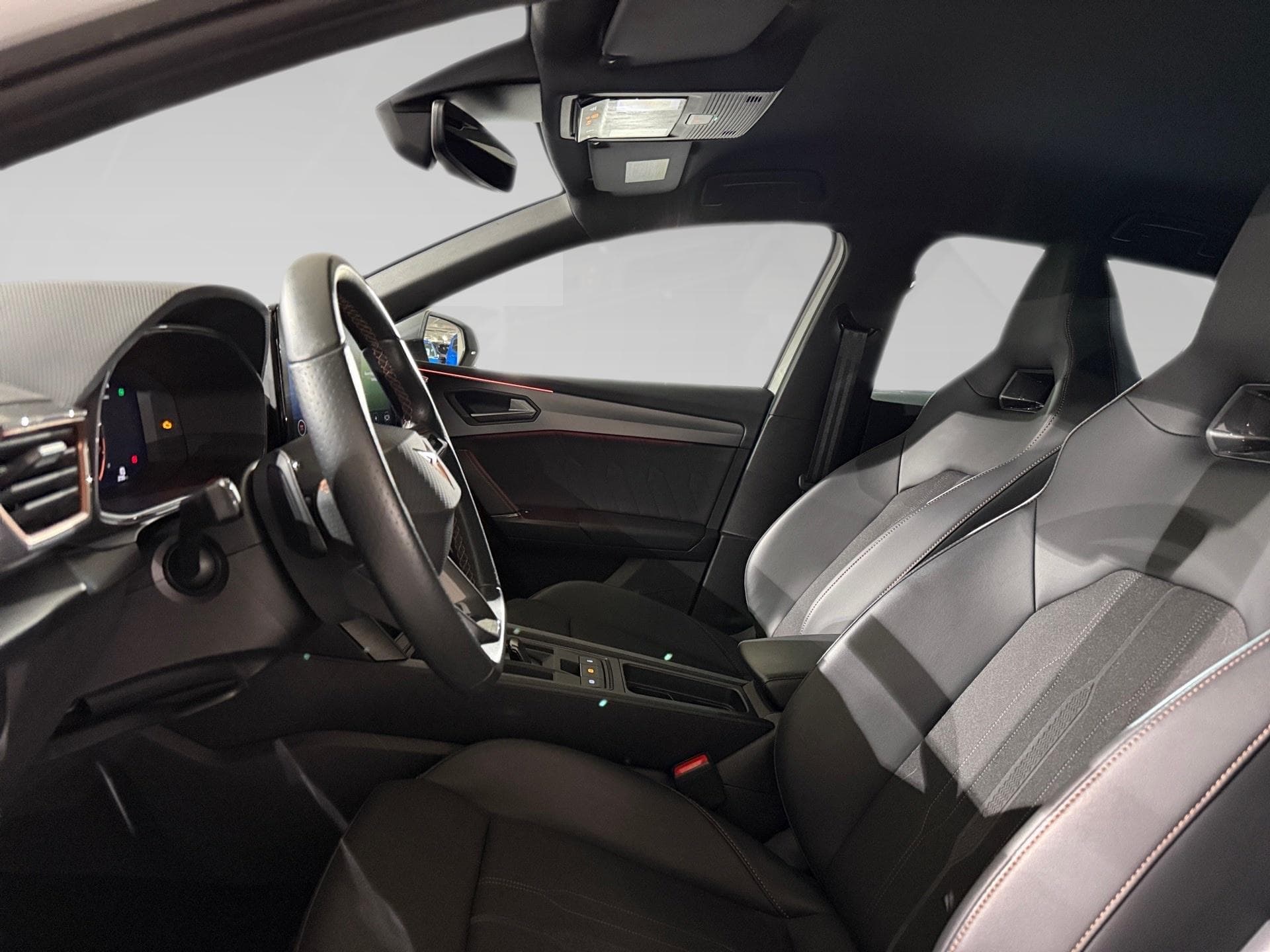 Cupra Leon 2.0 TSI EVO 221kW VZ DSG - Photo 2