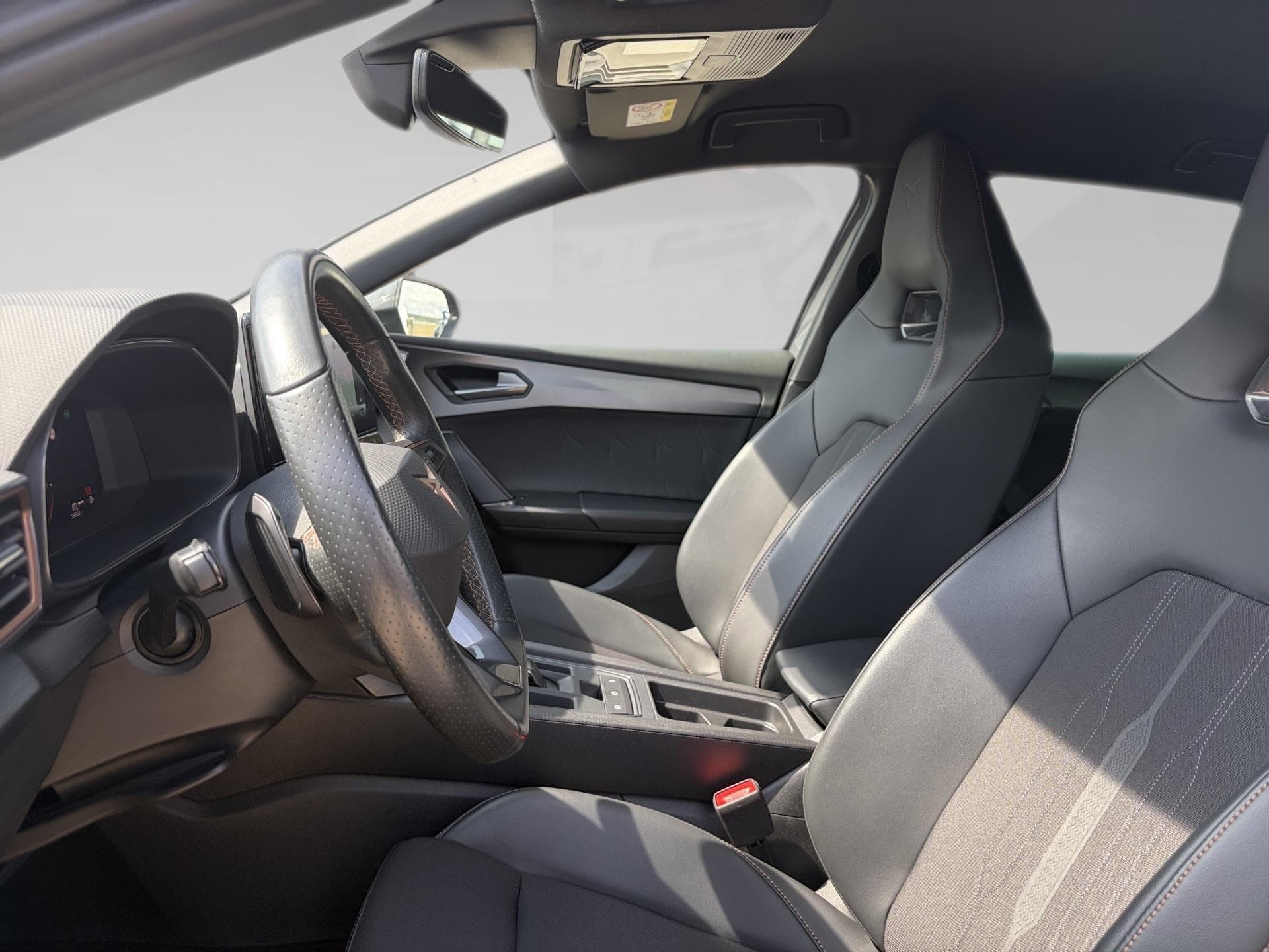 Cupra Leon 2.0 TSI 180kW VZ DSG - Photo 3