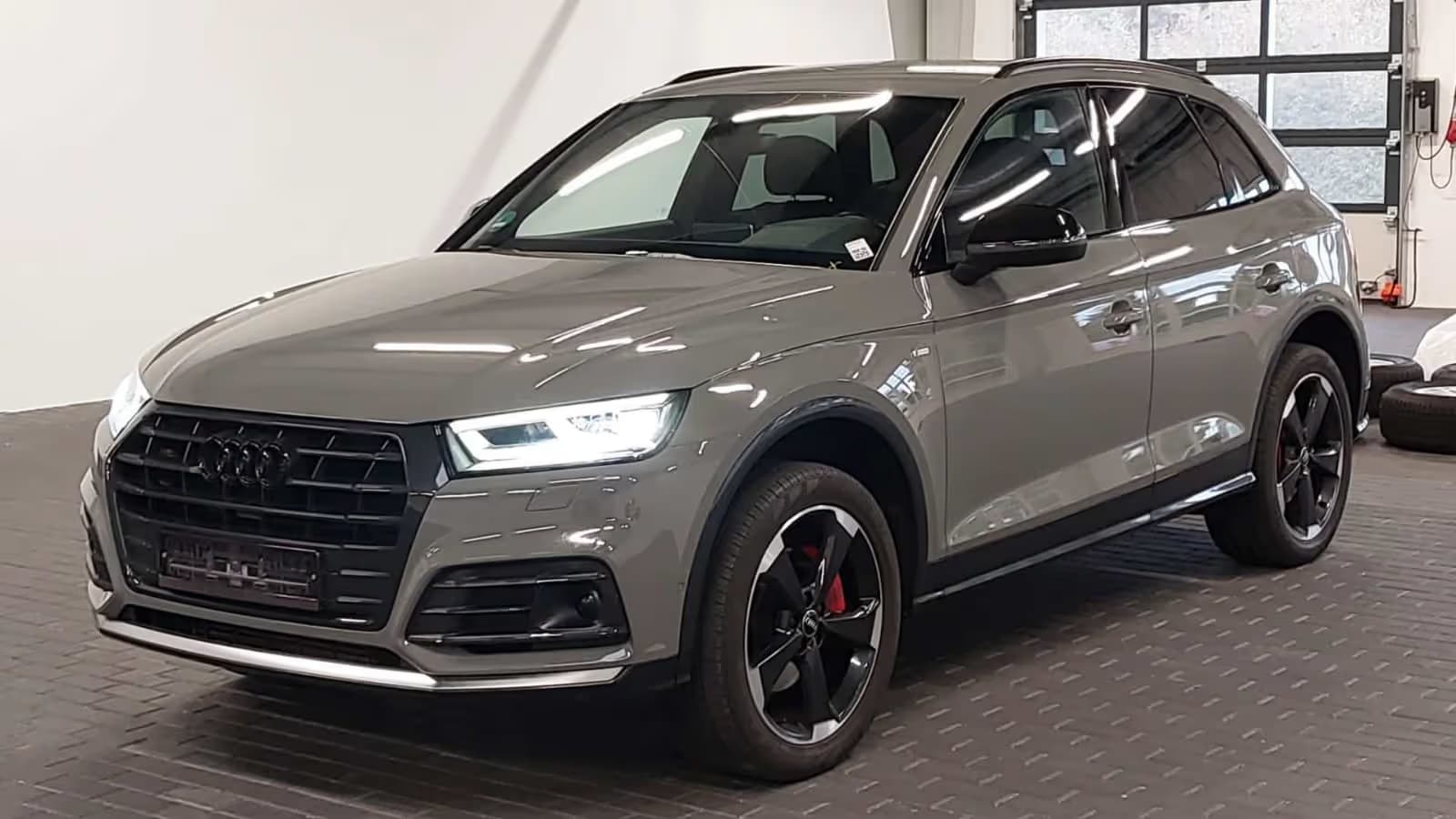 Audi Q5 - Photo 1