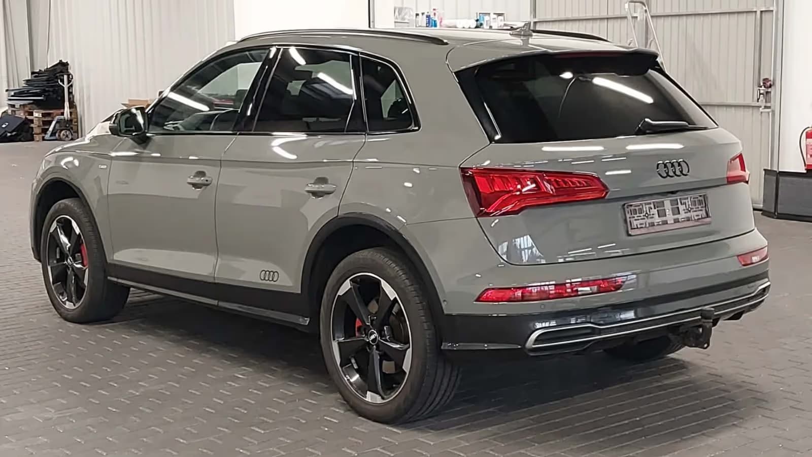 Audi Q5 - Photo 1