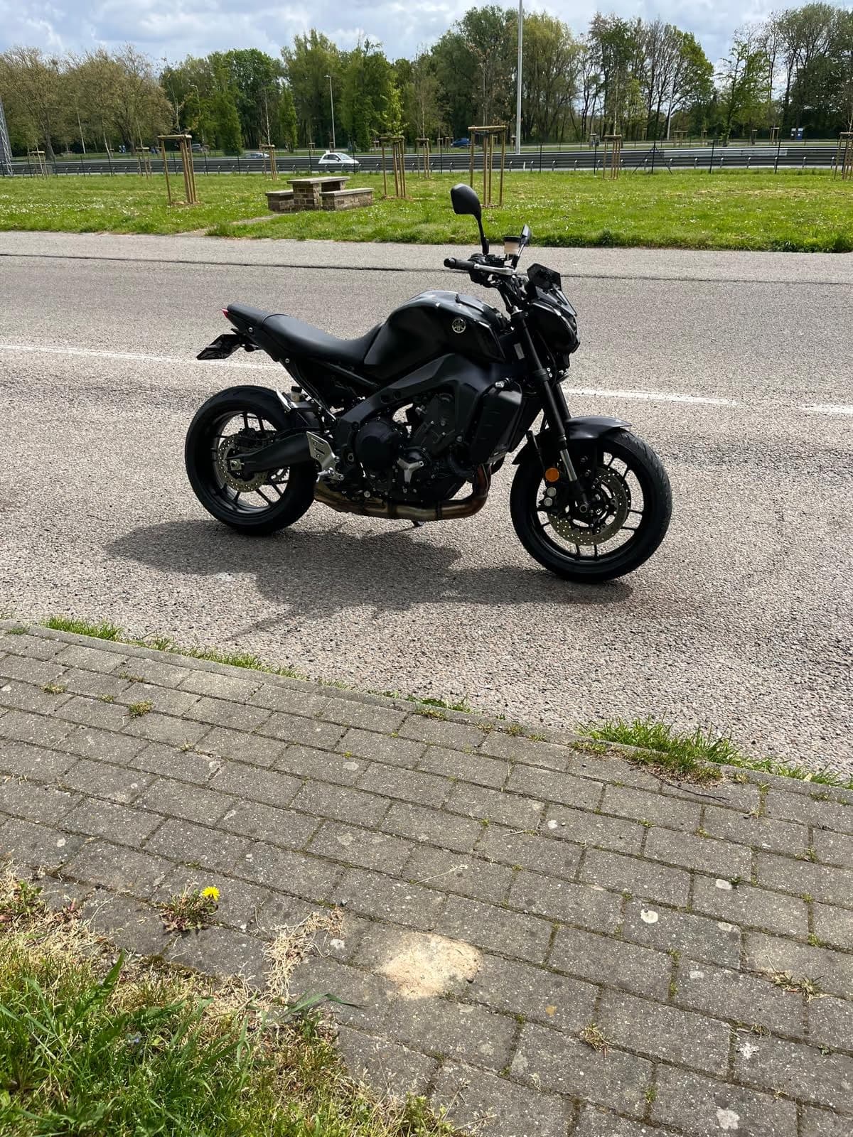Yamaha MT-09 - Photo 1