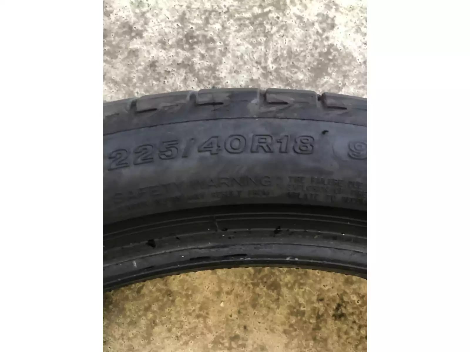 Pneus été 18 225/40 R18 92Y - Photo 1