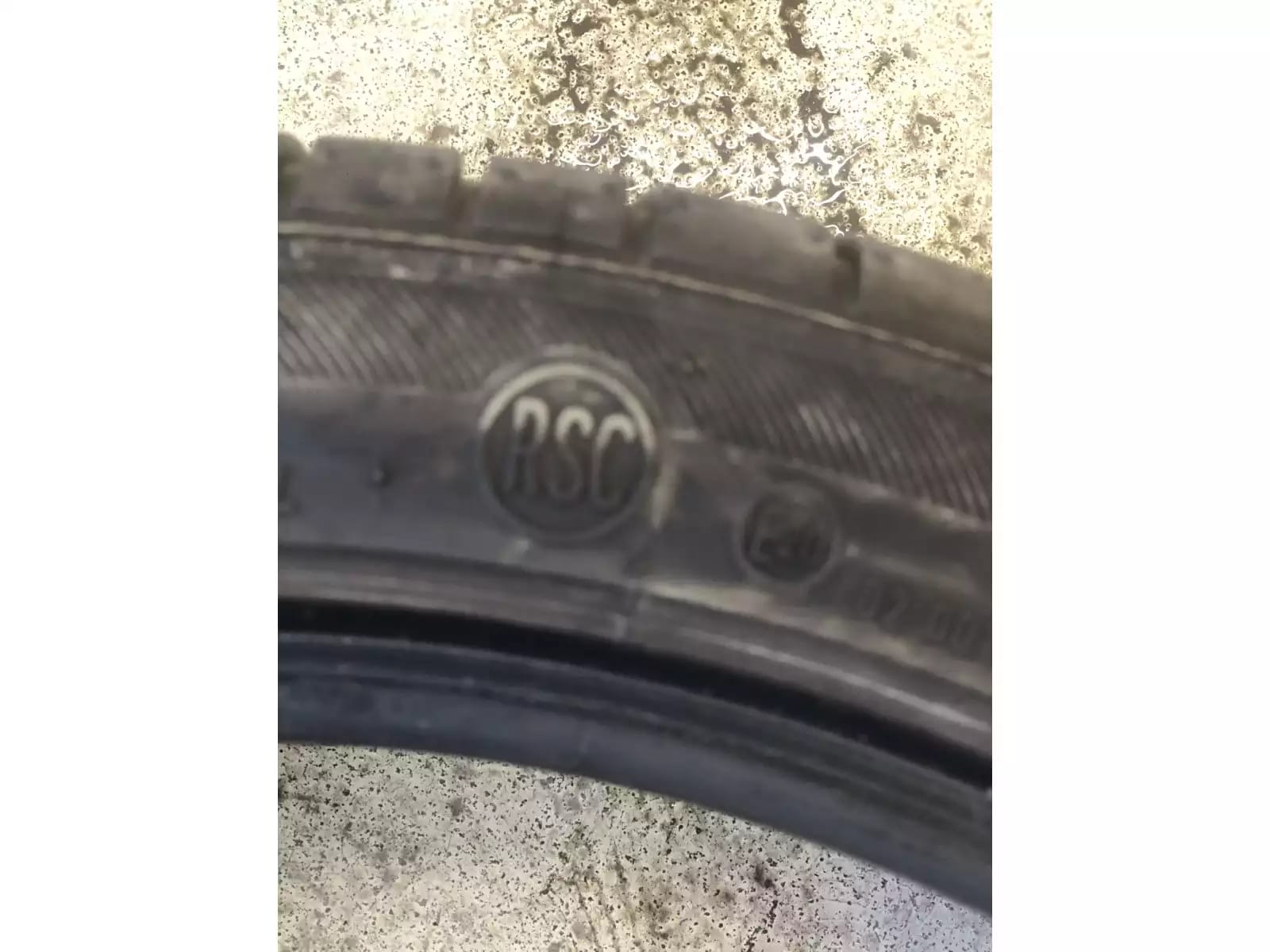 Pneus été 18 245/35 R18 98Y - Photo 1