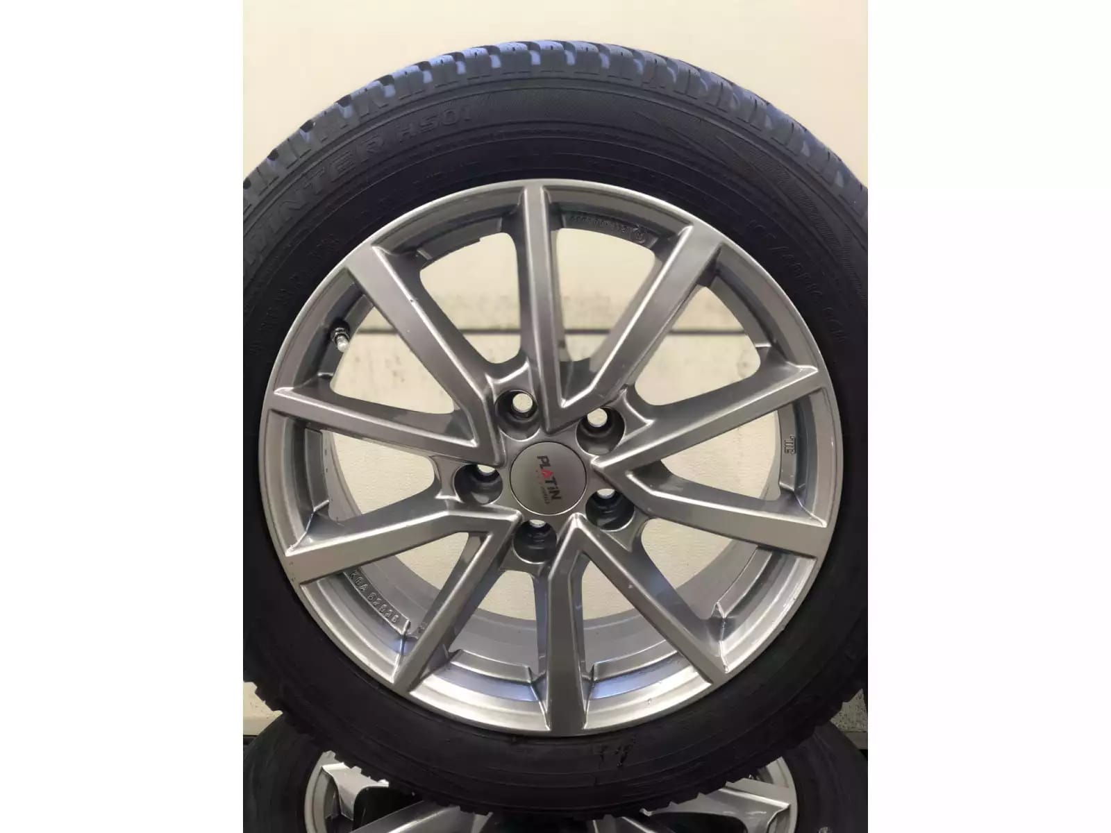 Jantes alu + Pneus hiver 16 185/60 R16 86H - Photo 1