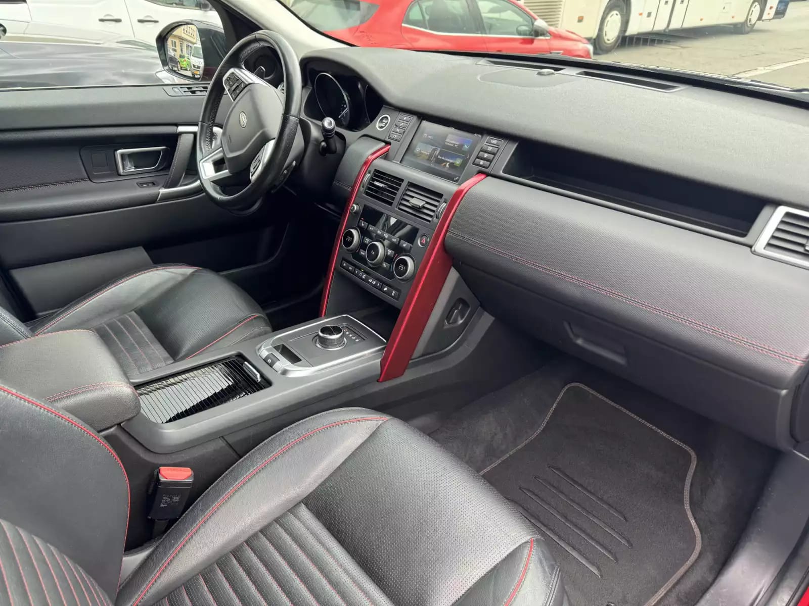 Land Rover Discovery Sport 2.0 TD4 AWD 180 AUTO - Photo 1