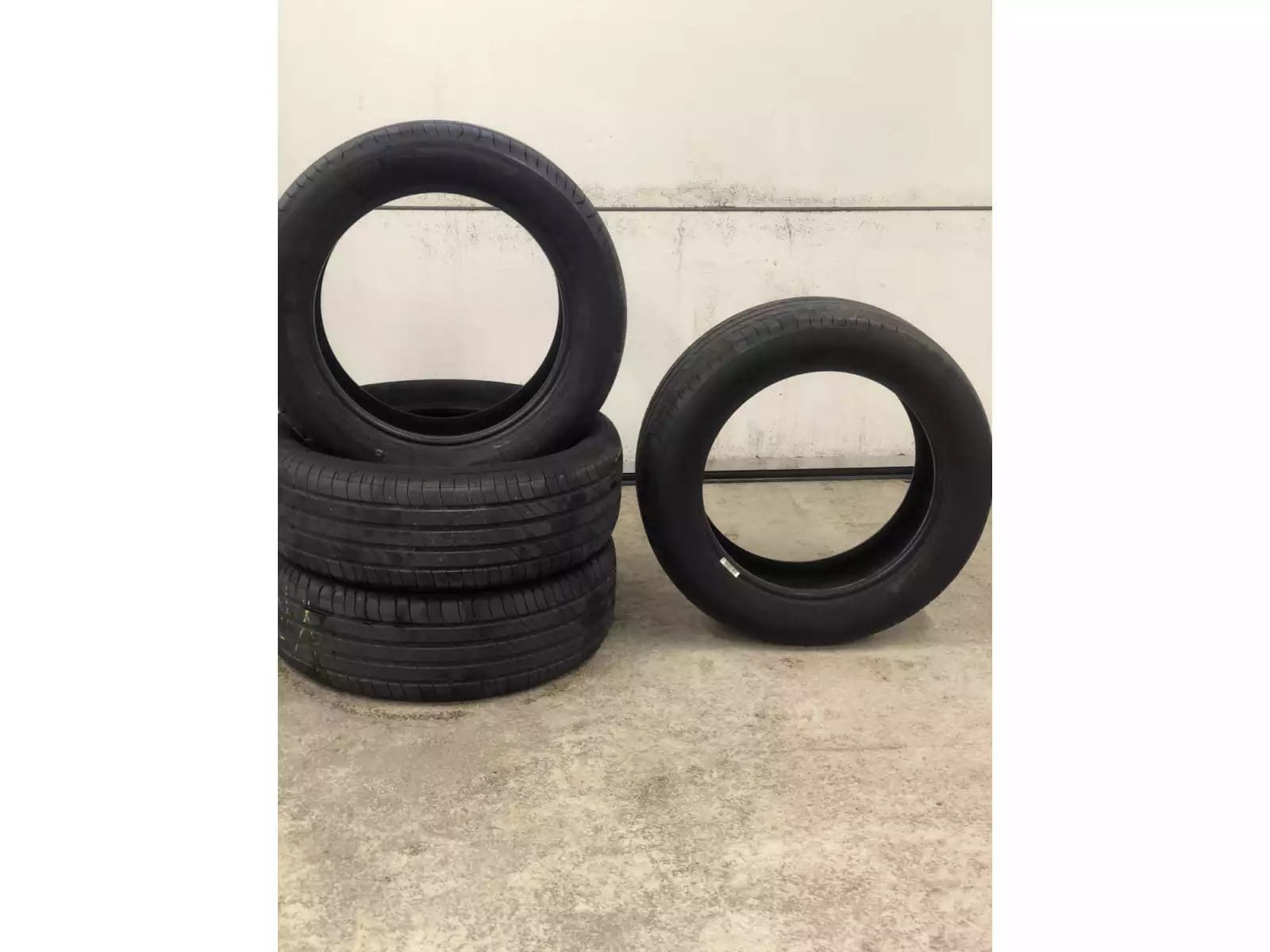 Pneus été 16 195/55 R16 87H - Photo 1