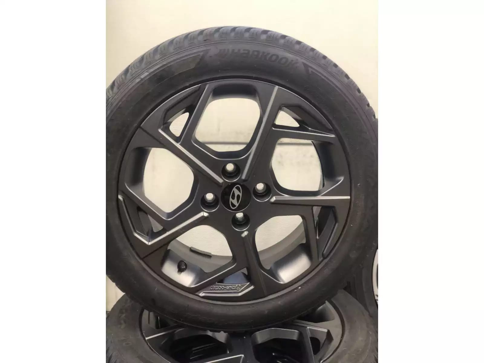 Jantes alu + Pneus hiver 16 195/55 R16 87H - Photo 1