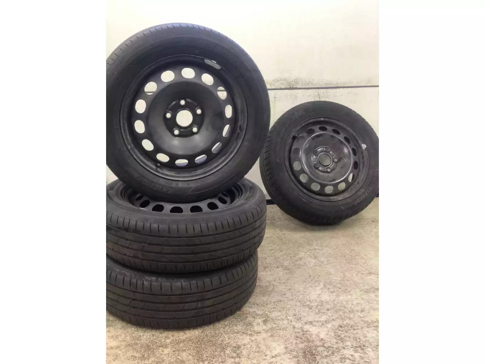 Jantes acier + Pneus été 16 205/55 R16 94H - Photo 1