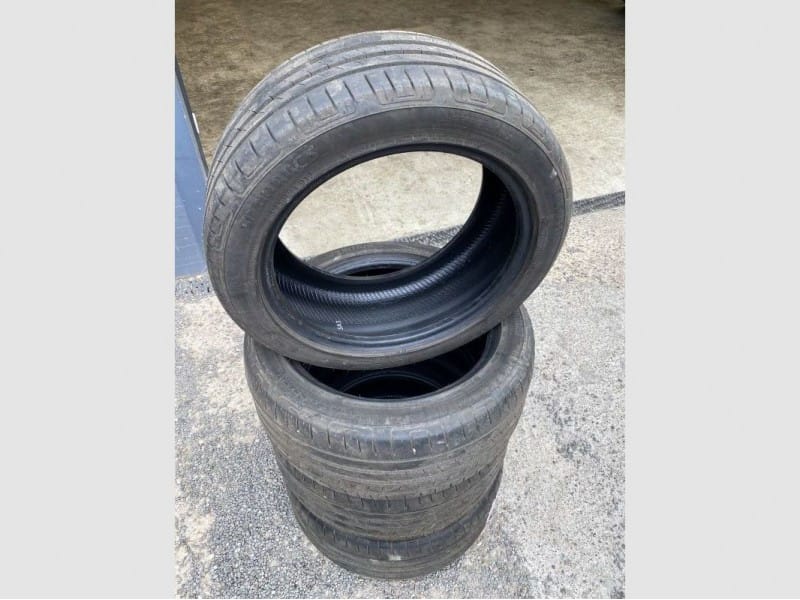 Pneus été 16 215/45 R16 90V - Photo 1