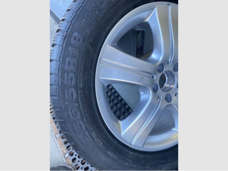 Jantes alu + Pneus hiver 18 255/55 R18 105H - Photo 1