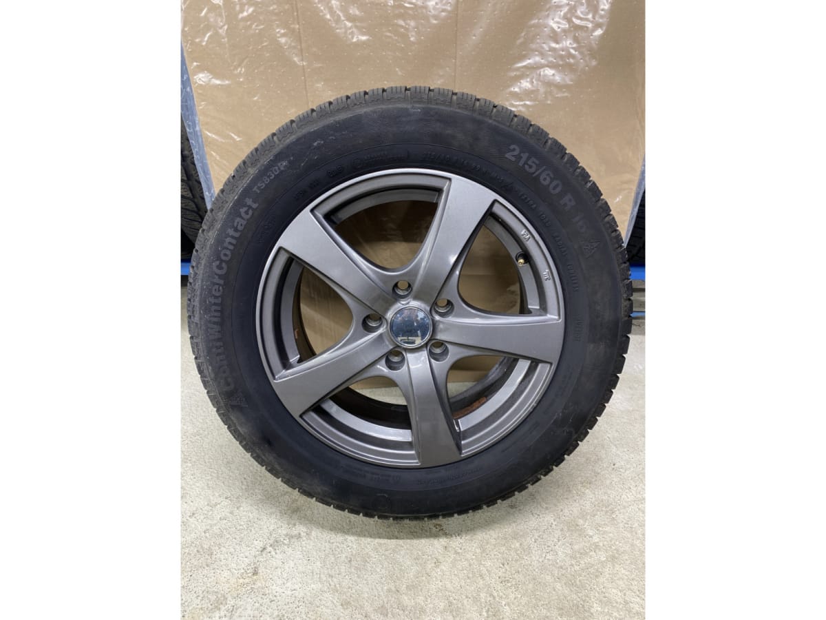 Jantes alu + Pneus hiver 16 215/60 R16 99H - Photo 1