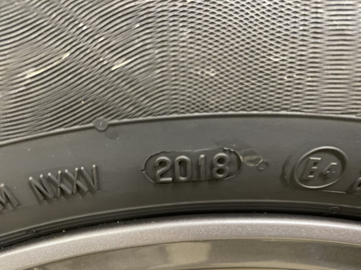 Jantes alu + Pneus hiver 16 215/60 R16 99H - Photo 1