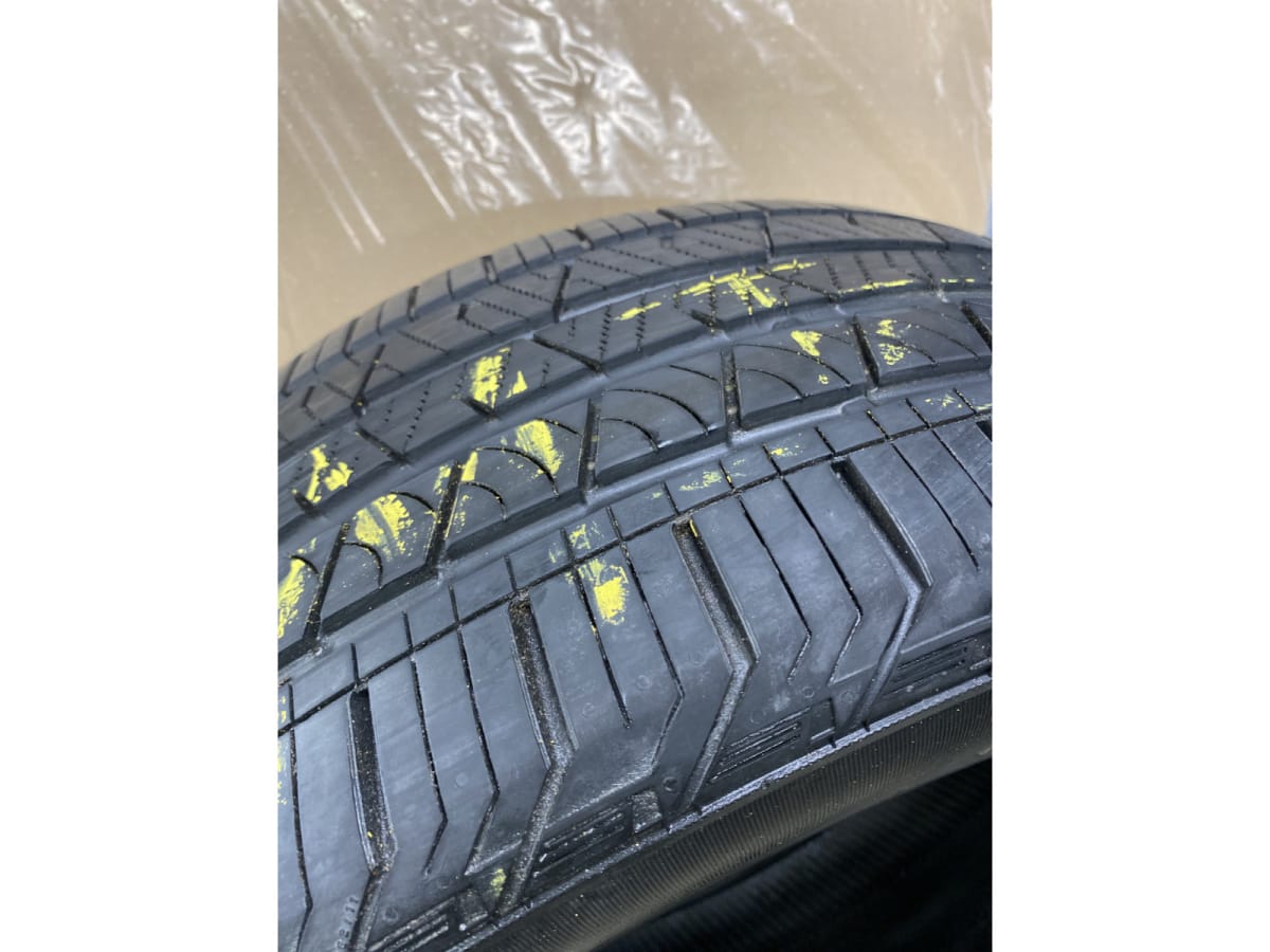Pneus hiver 21 275/45 R21 110W - Photo 1