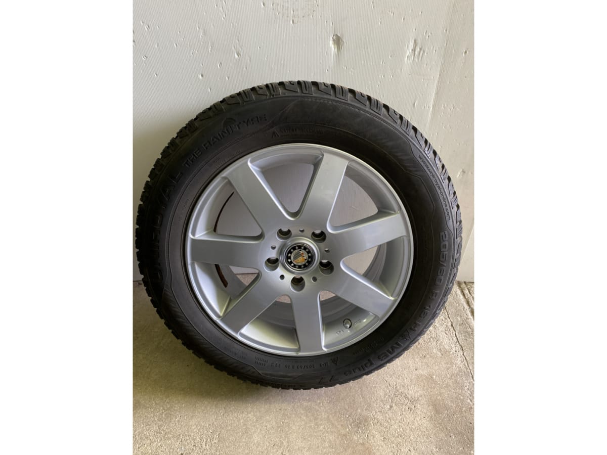 Jantes alu + Pneus hiver 16 205/60 R16 92H - Photo 1