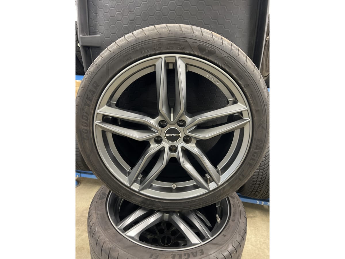 Jantes alu + Pneus été 19 245/40 R19 98Y - Photo 1