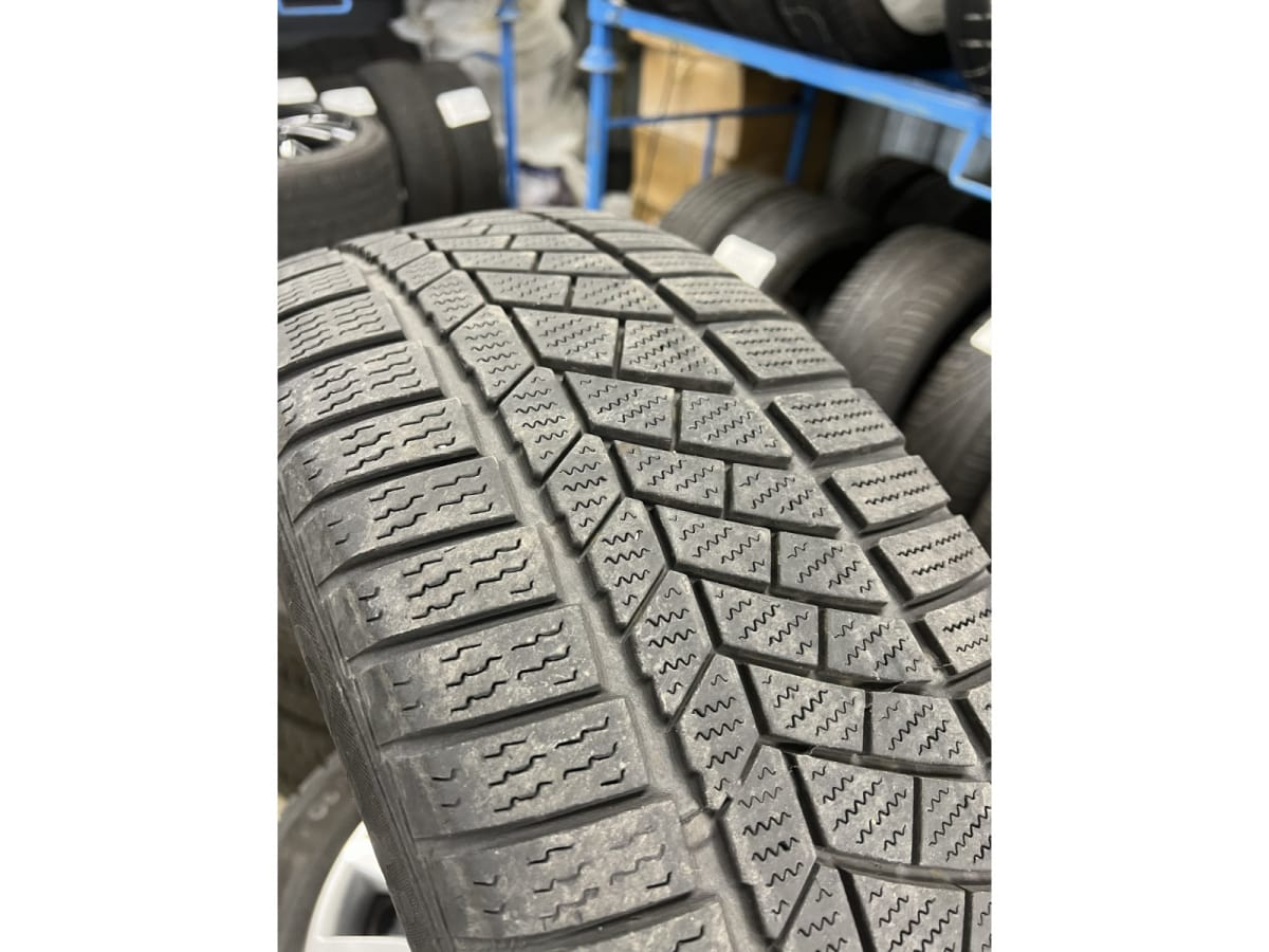 Jantes acier + Pneus hiver 16 205/60 R16 92H - Photo 1