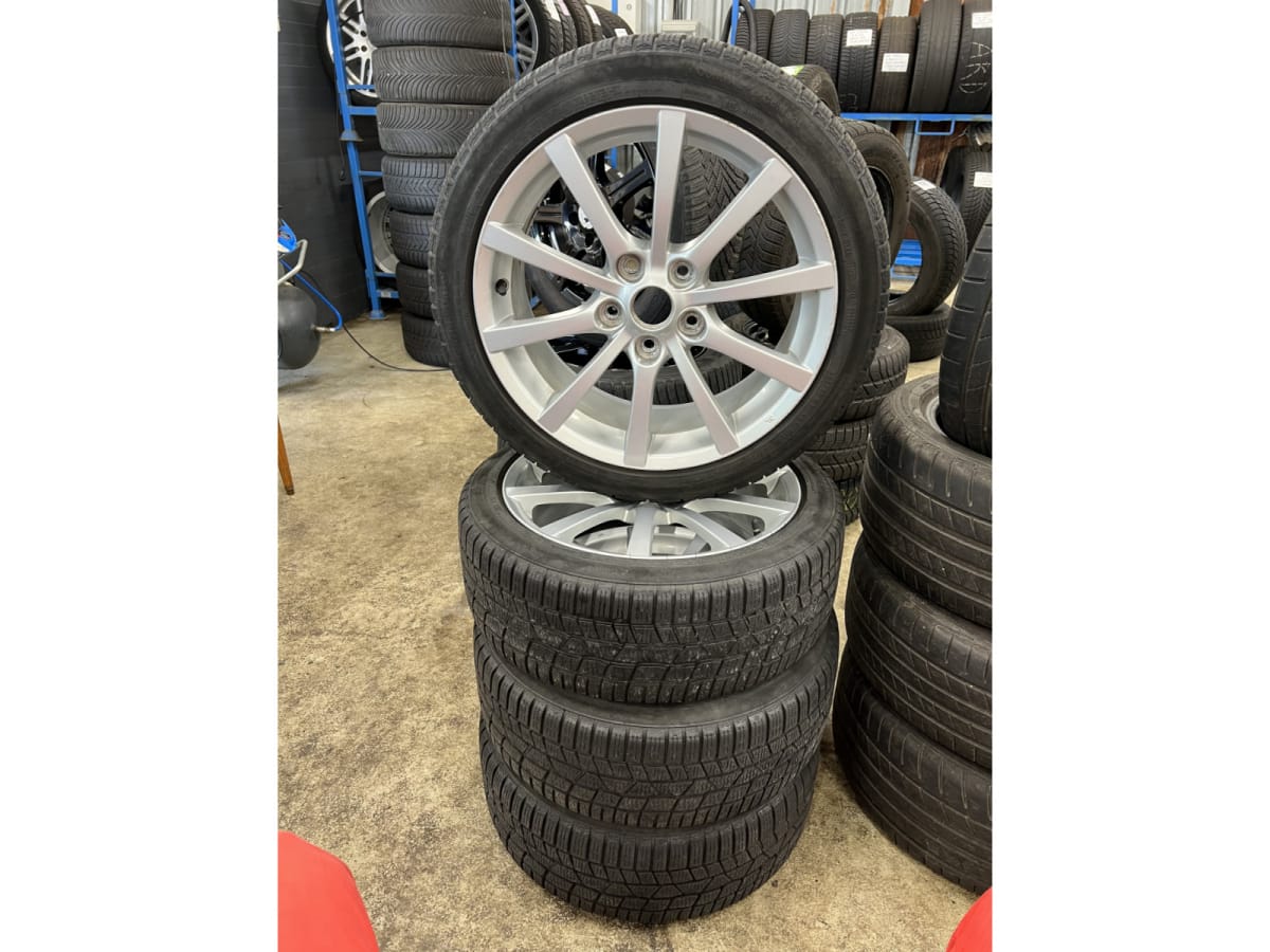 Jantes alu + Pneus hiver 17 205/45 R17 88V - Photo 1