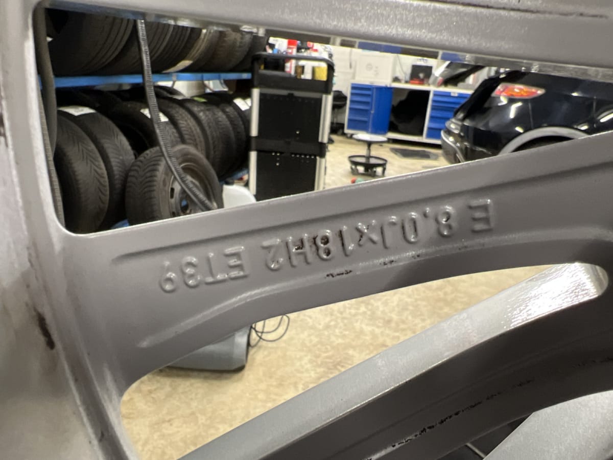 Jantes alu + Pneus hiver 19 225/55 R19 102V - Photo 1