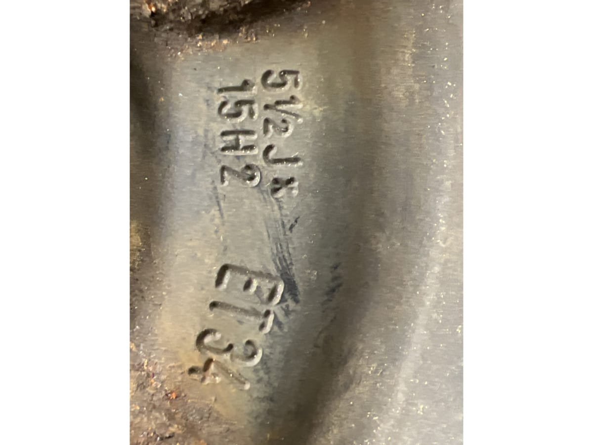 Jantes acier + Pneus hiver 15 175/60 R15 81H - Photo 1