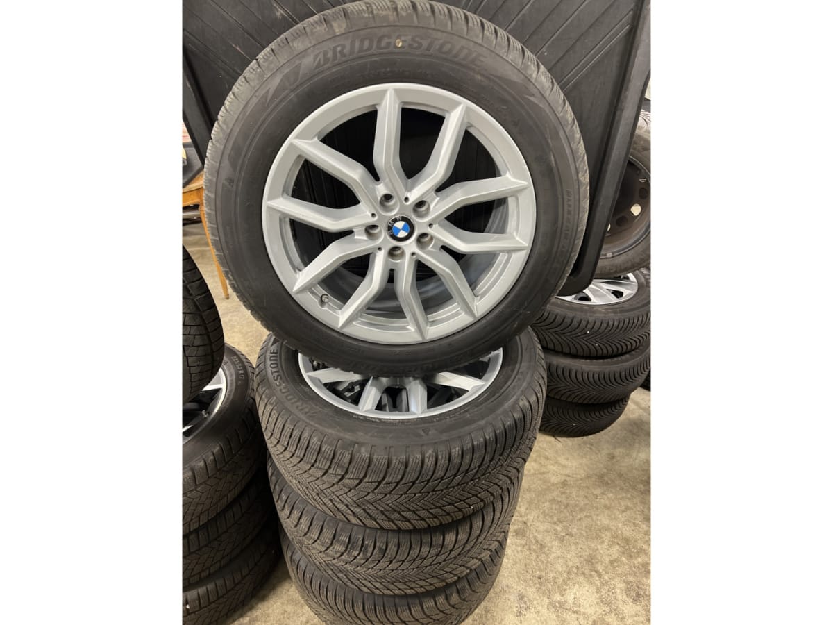 Jantes alu + Pneus hiver 19 265/50 R19 110H - Photo 1