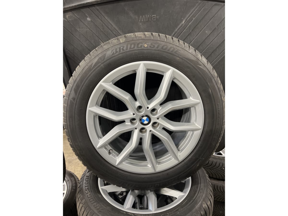 Jantes alu + Pneus hiver 19 265/50 R19 110H - Photo 1