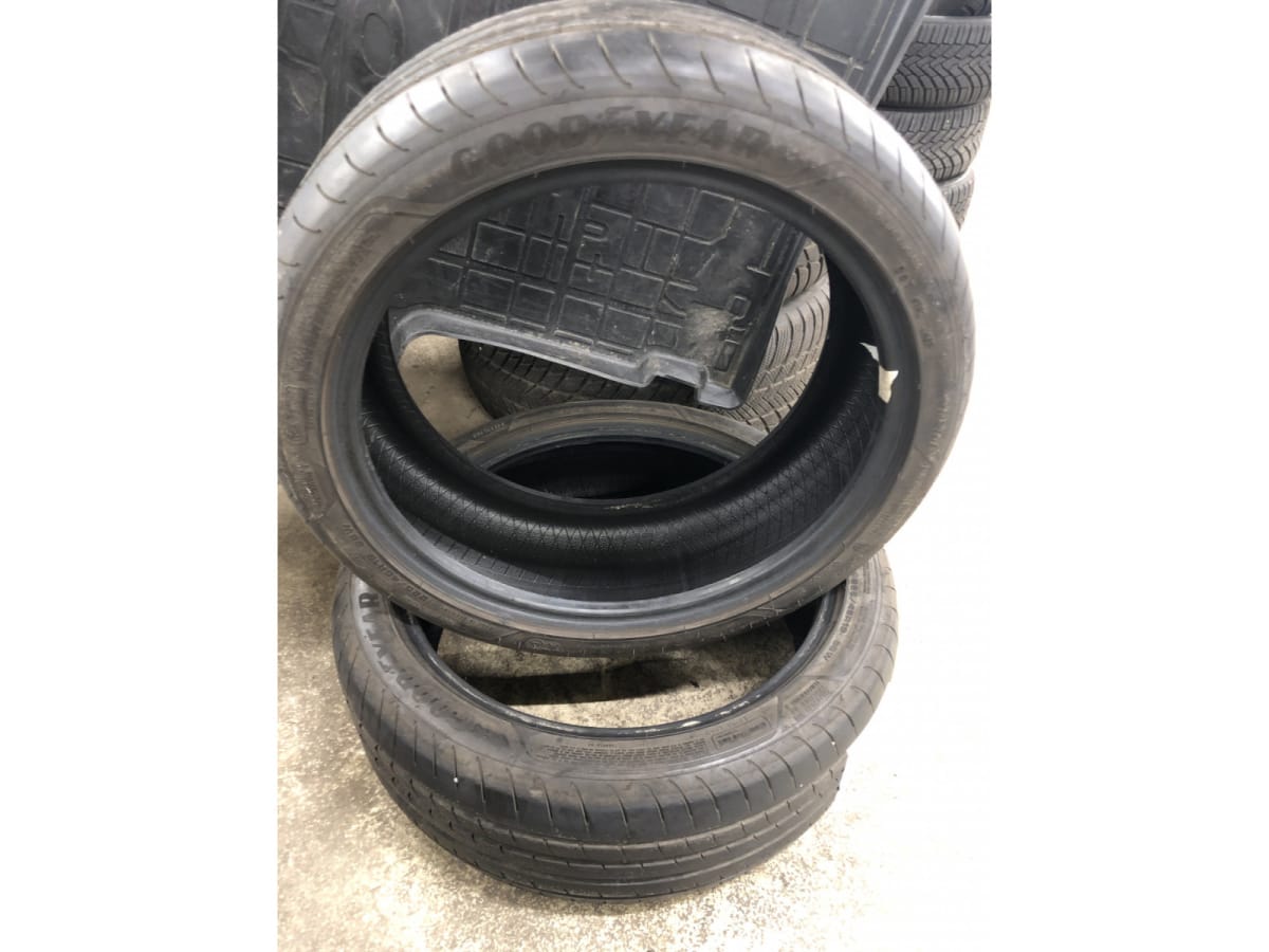 Pneus été 19 225/45 R19 96W - Photo 1
