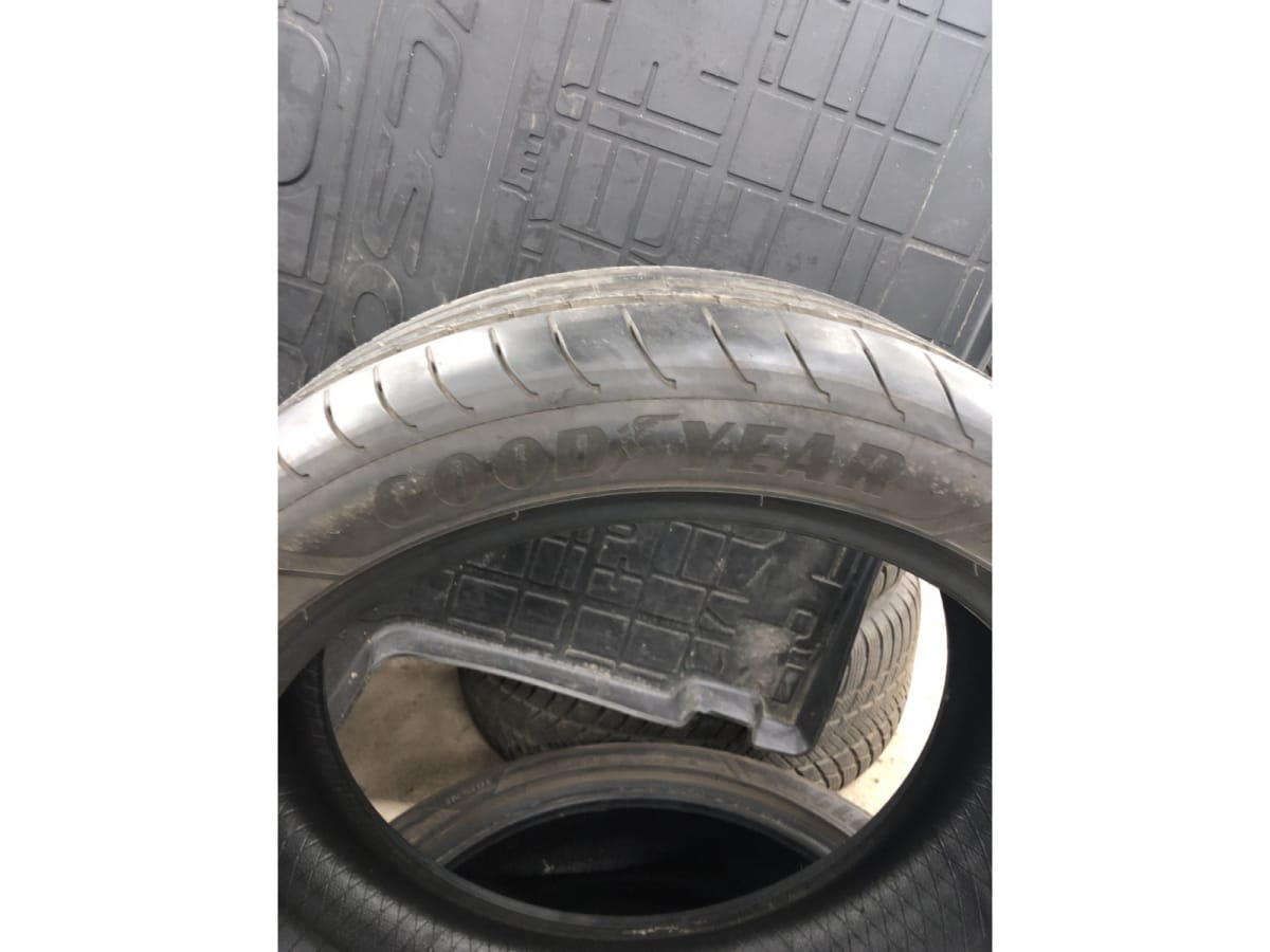 Pneus été 19 225/45 R19 96W - Photo 1