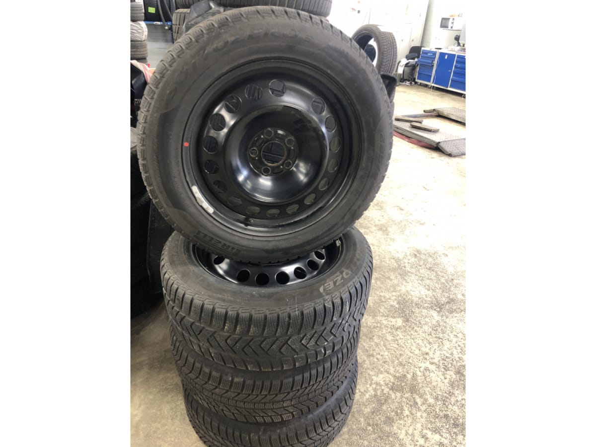 Jantes acier + Pneus hiver 17 235/55 R17 103V - Photo 1