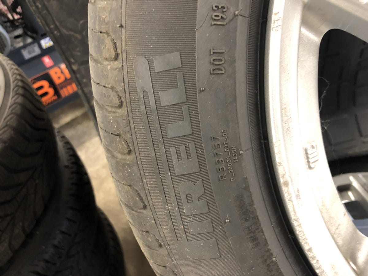 Jantes alu + Pneus été 17 205/55 R17 91W - Photo 1
