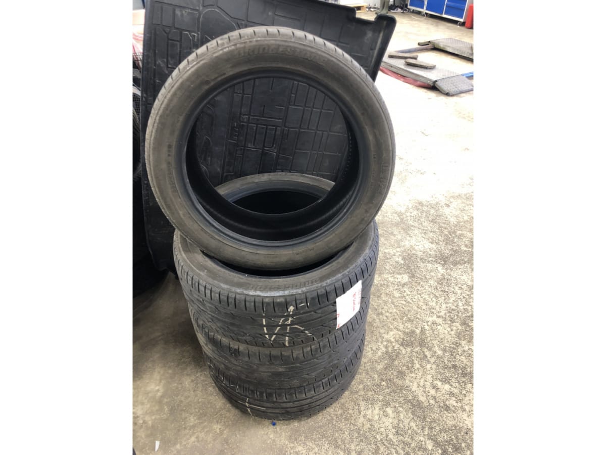 Pneus été 18 235/45 R18 94W - Photo 1