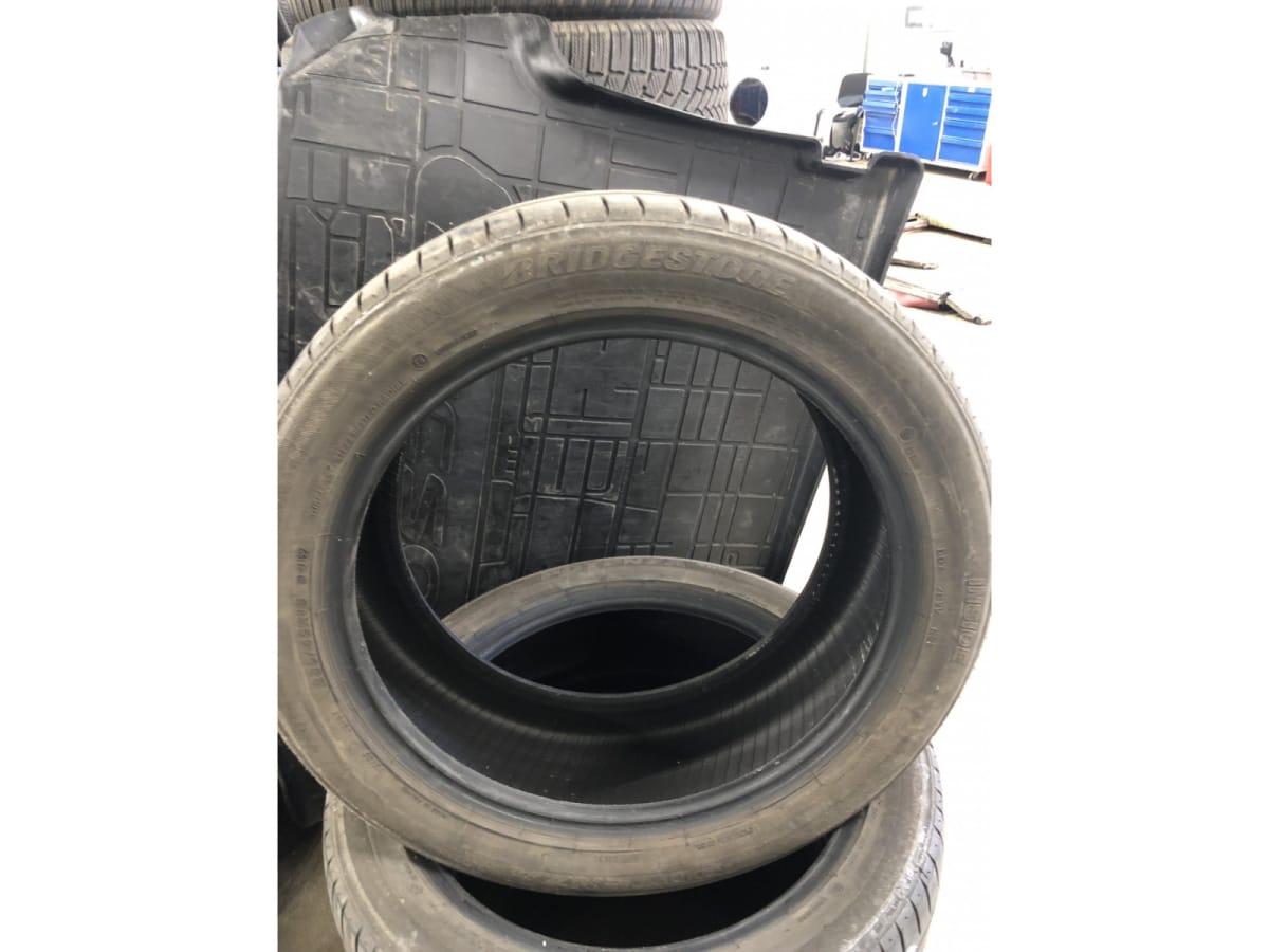 Pneus été 18 235/45 R18 94W - Photo 1