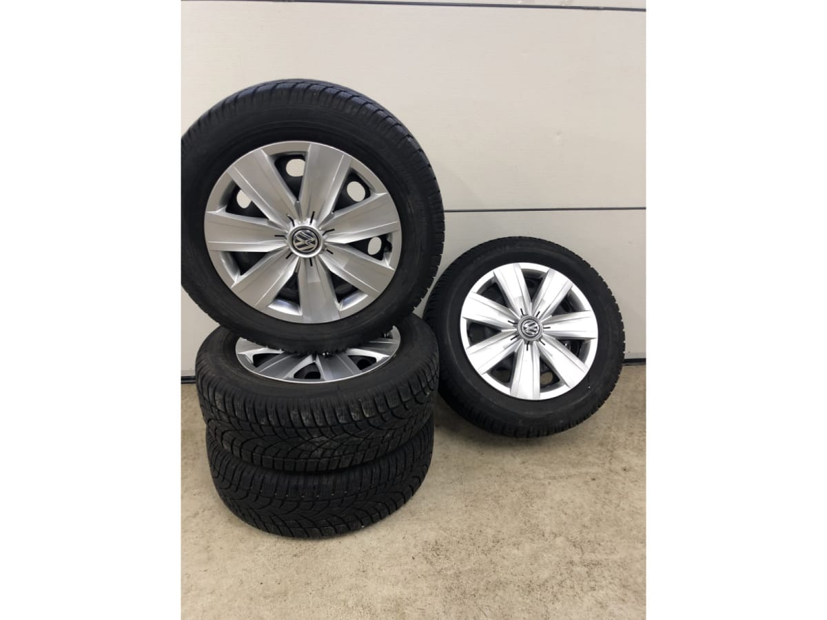 Jantes acier + Pneus hiver 16 205/60 R16 92H - Photo 1