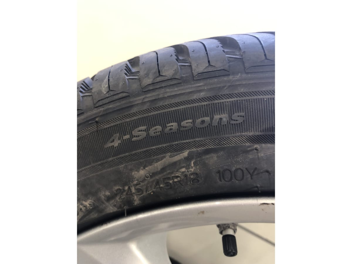 Jantes alu + Pneus toutes saisons 18 245/45 R18 100Y - Photo 1