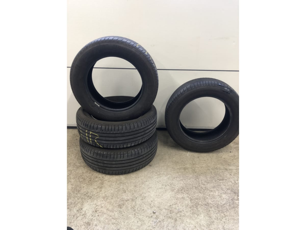 Pneus été 16 205/60 R16 92H - Photo 1
