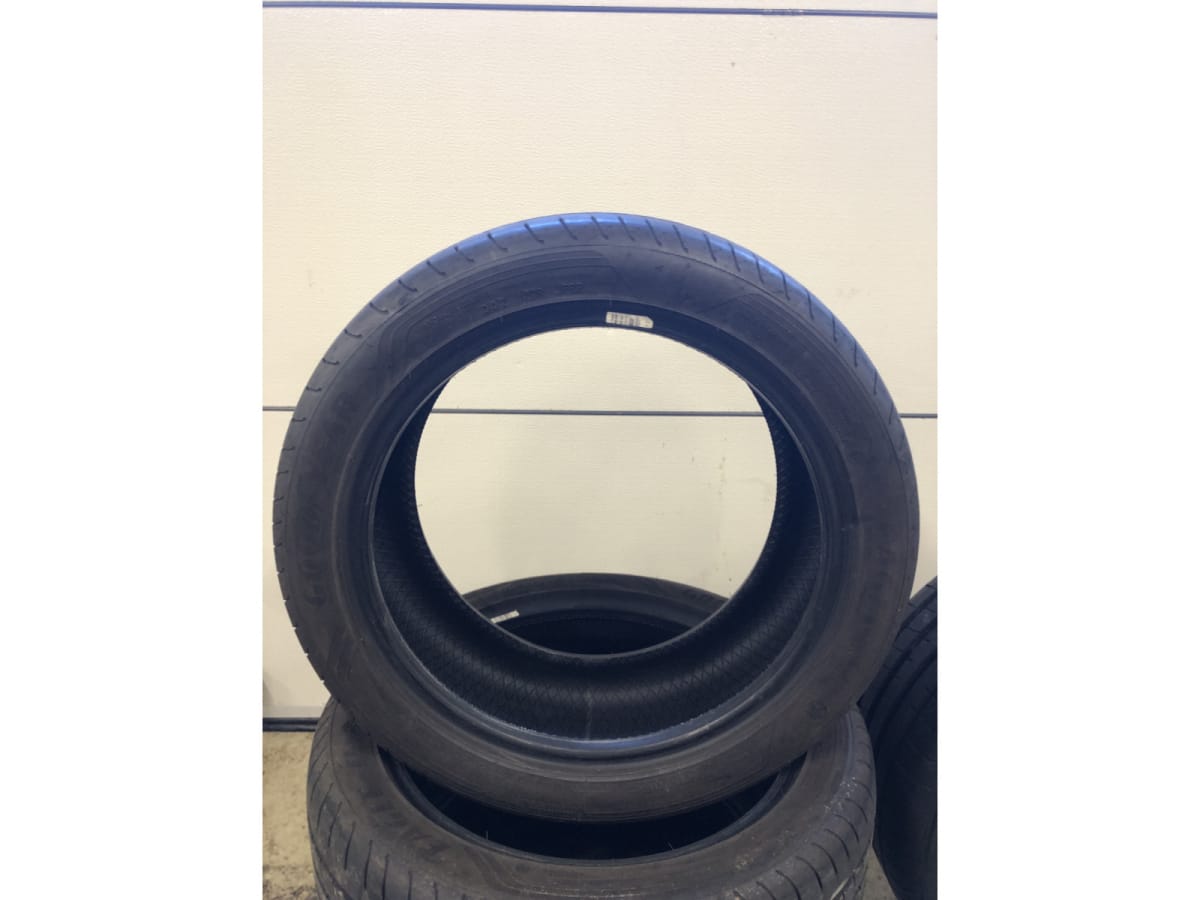 Pneus été 17 225/45 R17 94Y - Photo 1