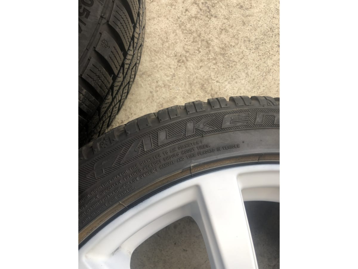 Jantes alu + Pneus hiver 17 205/45 R17 88V - Photo 1