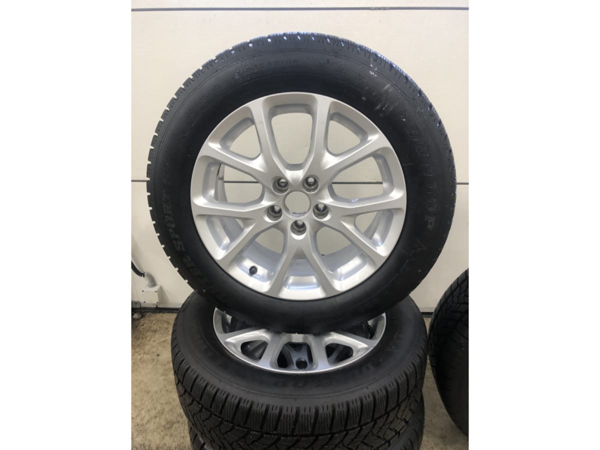 Jantes alu + Pneus hiver 17 225/60 R17 103V - Photo 1