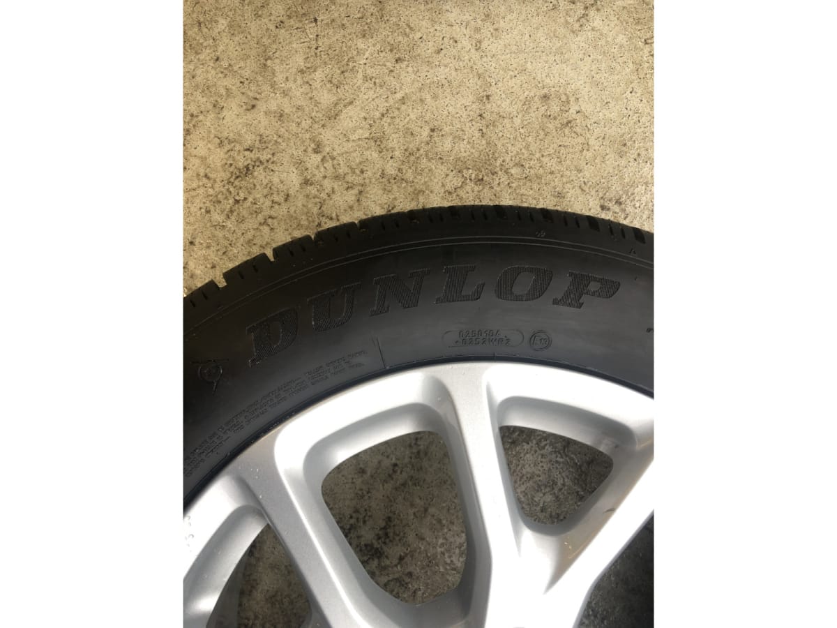 Jantes alu + Pneus hiver 17 225/60 R17 103V - Photo 1