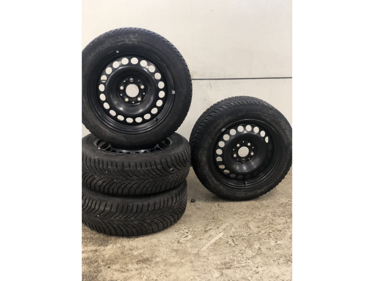 Jantes acier + Pneus hiver 16 205/55 R16 91H - Photo 1