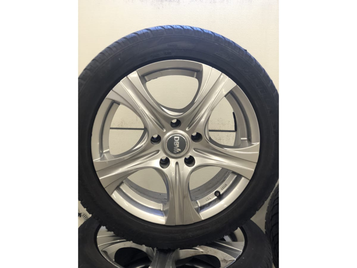 Jantes alu + Pneus hiver 17 225/50 R17 94H - Photo 1